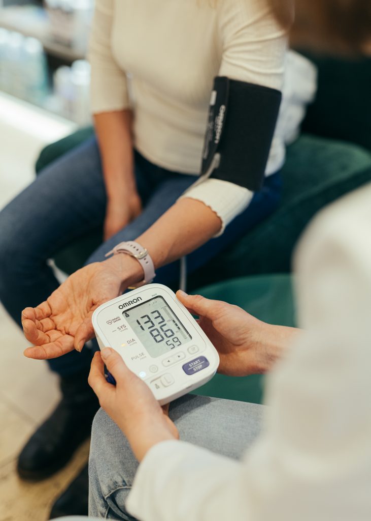 Blutdruck messen in der Apotheke