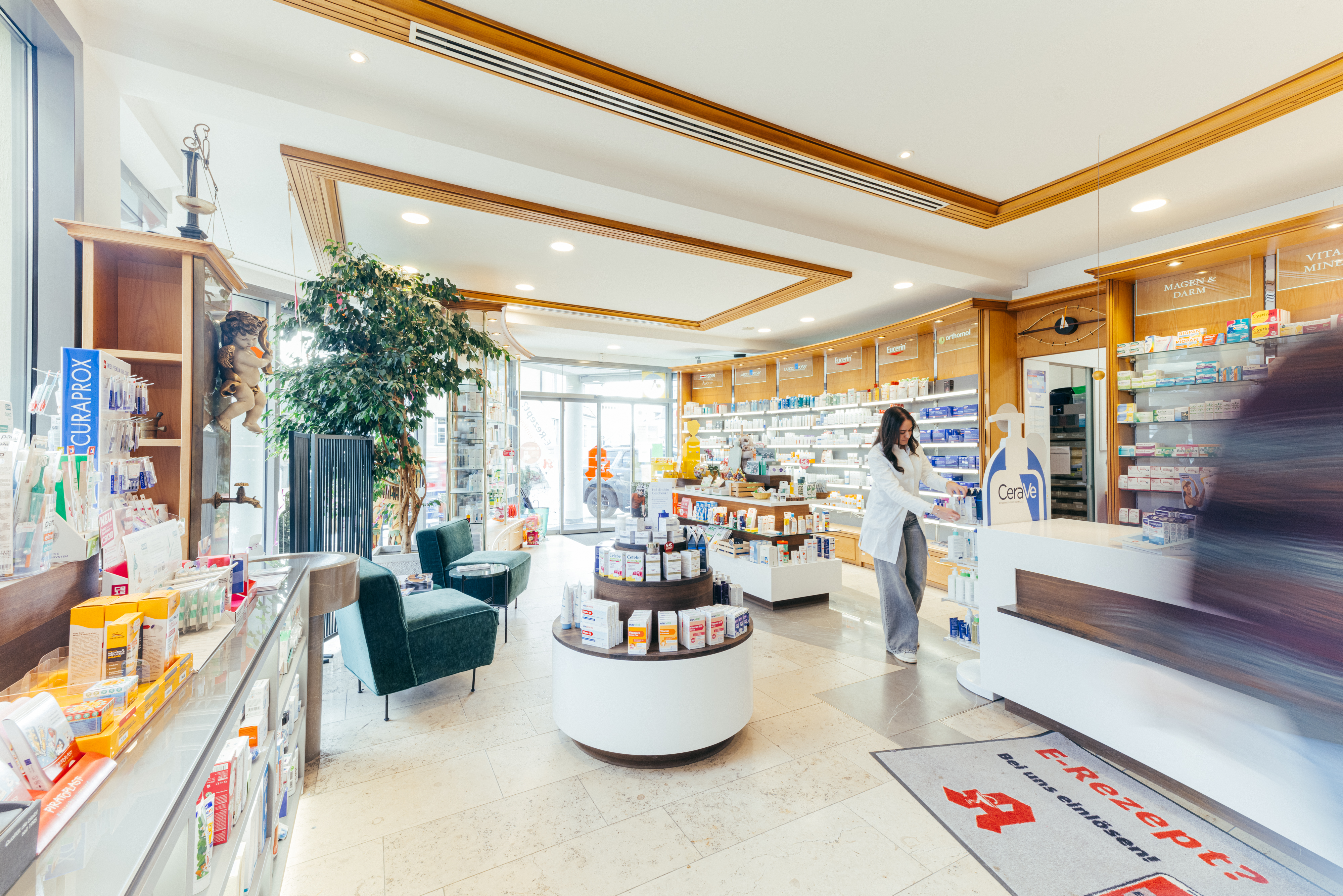 Engel-Apotheke Team – persönlich und kompetent